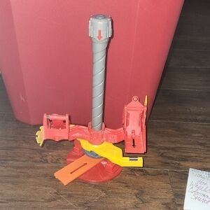 Hot Wheels Colossal Stunt Track Piece